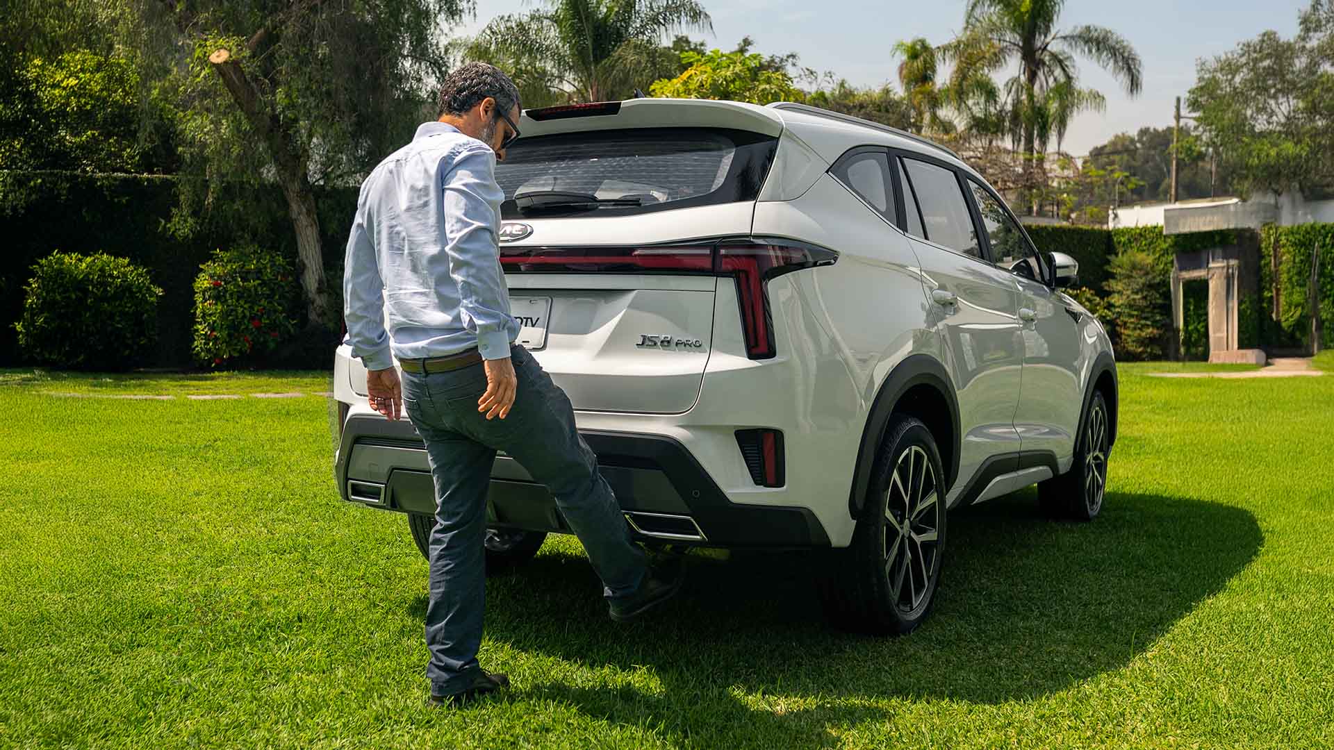 EQUIPAMIENTO EXTERIOR